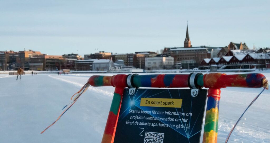 Platsen för testerna av IoT i arktiskt klimat är Luleås 10 km långa isbana som varje år plogas och underhålls av kommunen.